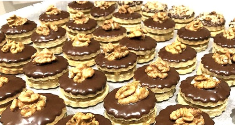 Tartellette Ischler con ripieno di noci